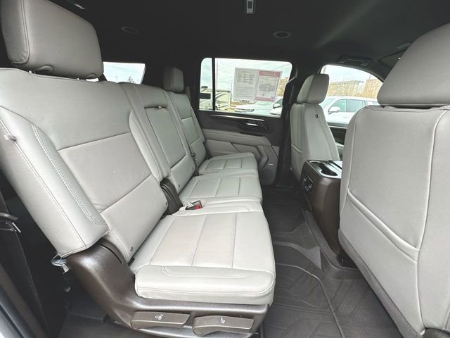 Used 2025 Chevrolet Suburban LT w/ Comfort Package image 27