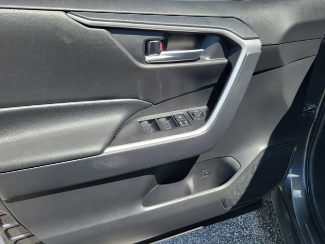 Used 2025 Toyota RAV4 XLE w/ Convenience Package FWD image 18