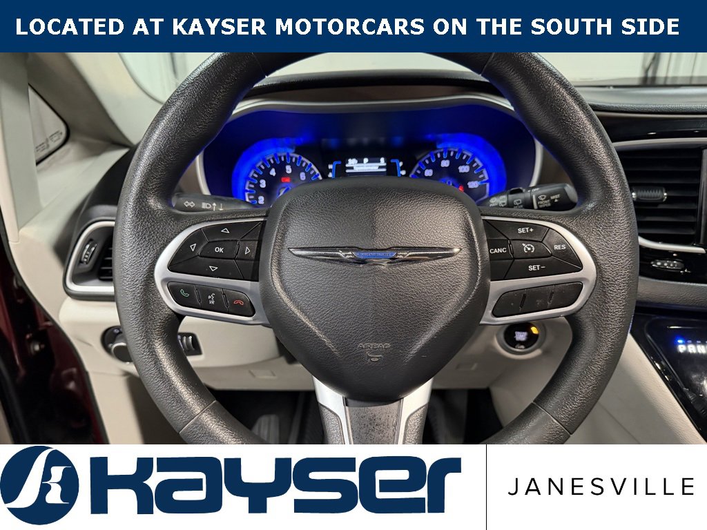 Used 2017 Chrysler Pacifica Touring image 34