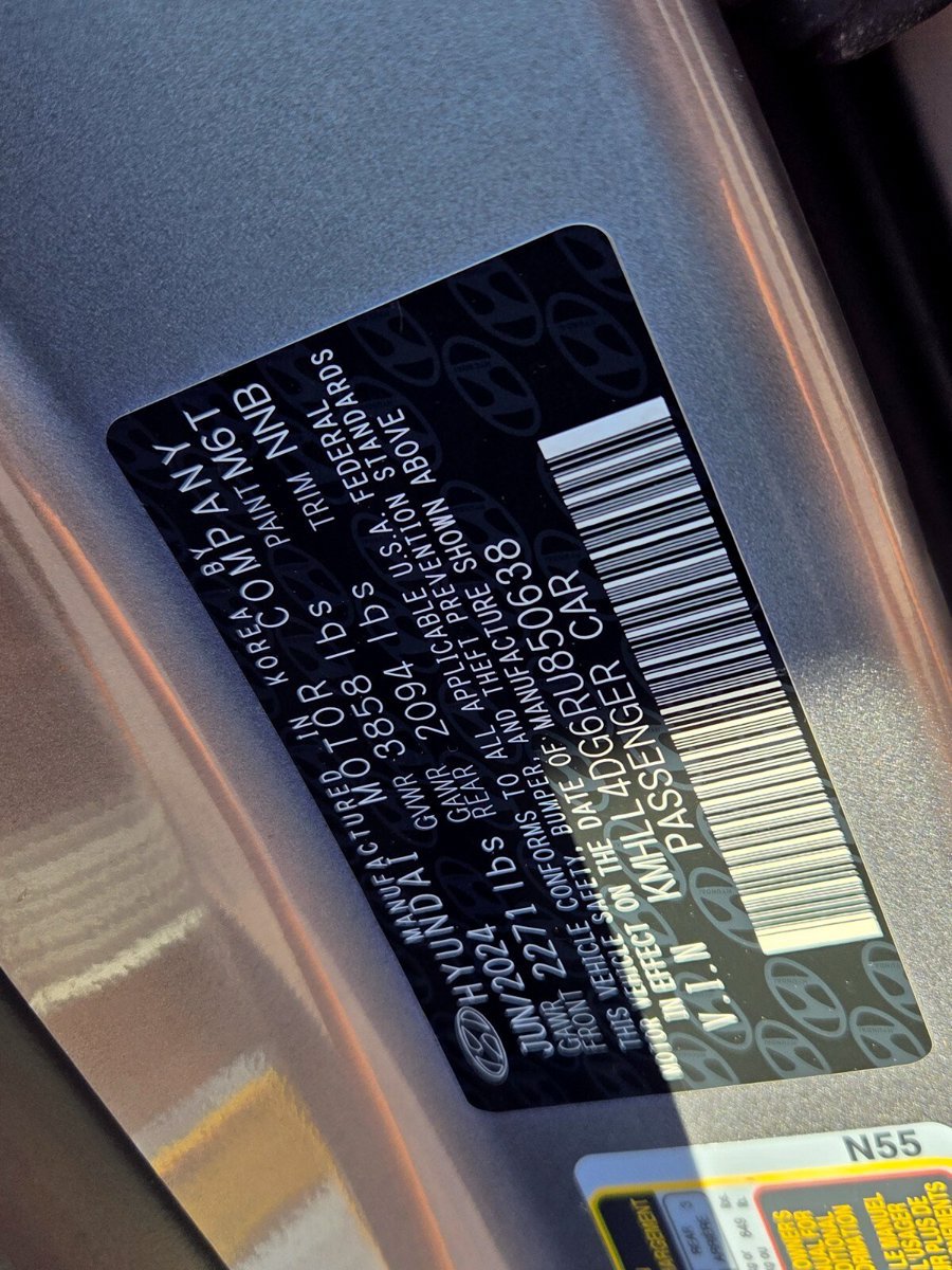 Used 2024 Hyundai Elantra SE FWD image 16