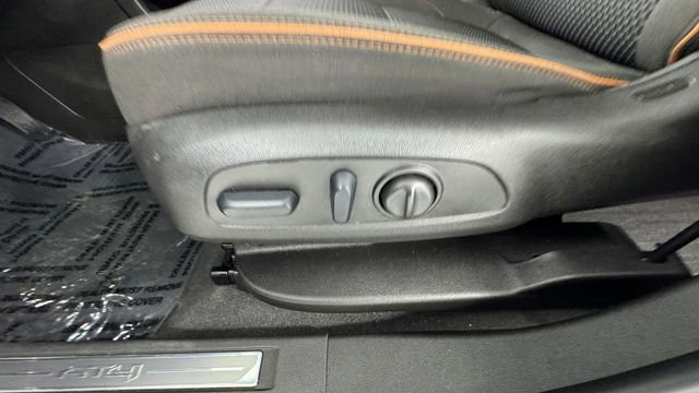 Used 2023 GMC Acadia AT4 AWD/4WD image 11