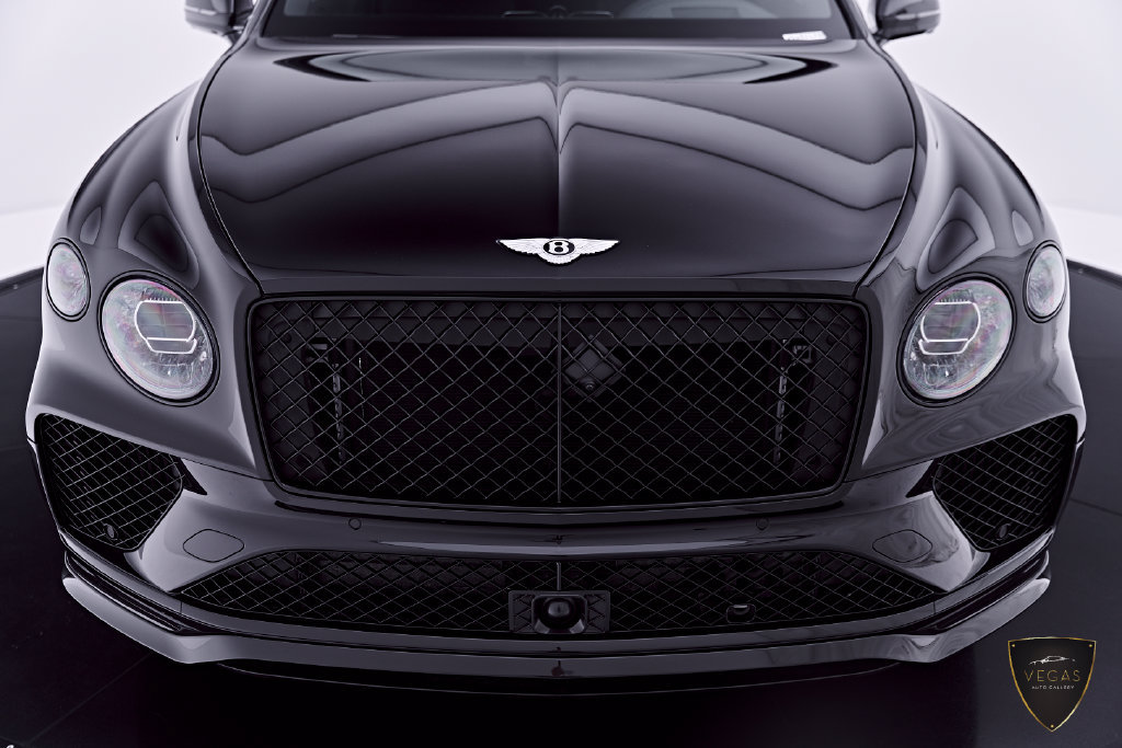 Used 2024 Bentley Bentayga AWD/4WD image 16