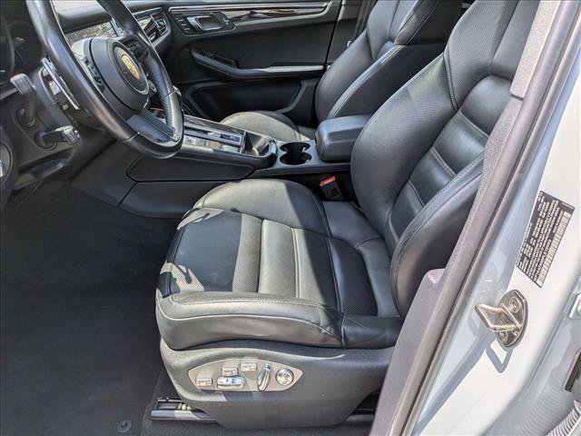 Used 2023 Porsche Macan Turbo AWD/4WD image 16