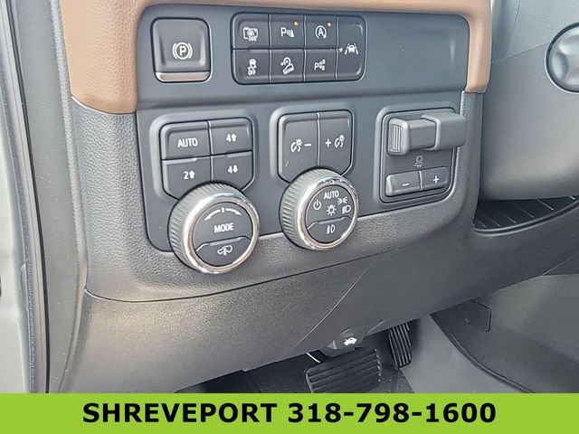 Used 2025 Chevrolet Tahoe High Country AWD/4WD image 18
