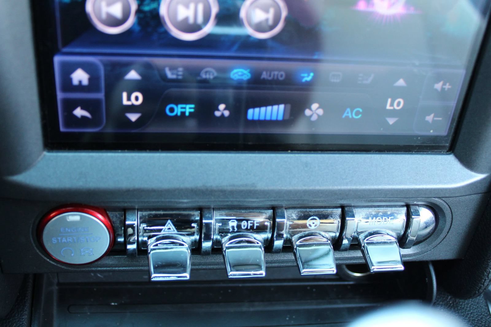 Used 2015 Ford Mustang Premium RWD image 20