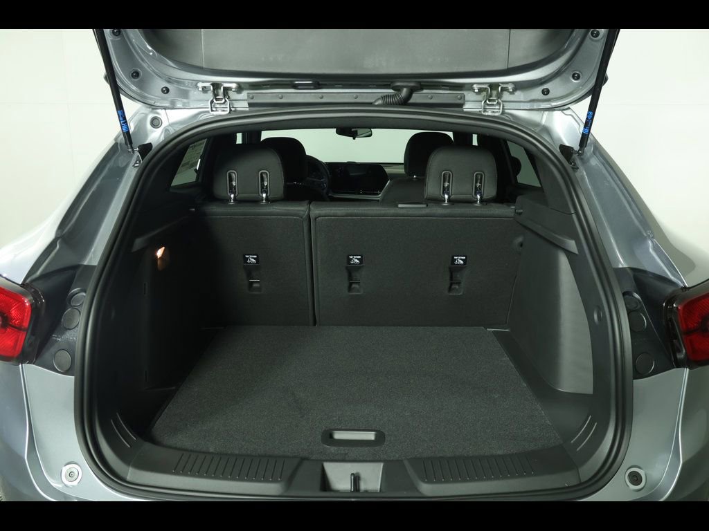 New 2026 Chevrolet Trax RS w/ Sunroof Package image 14