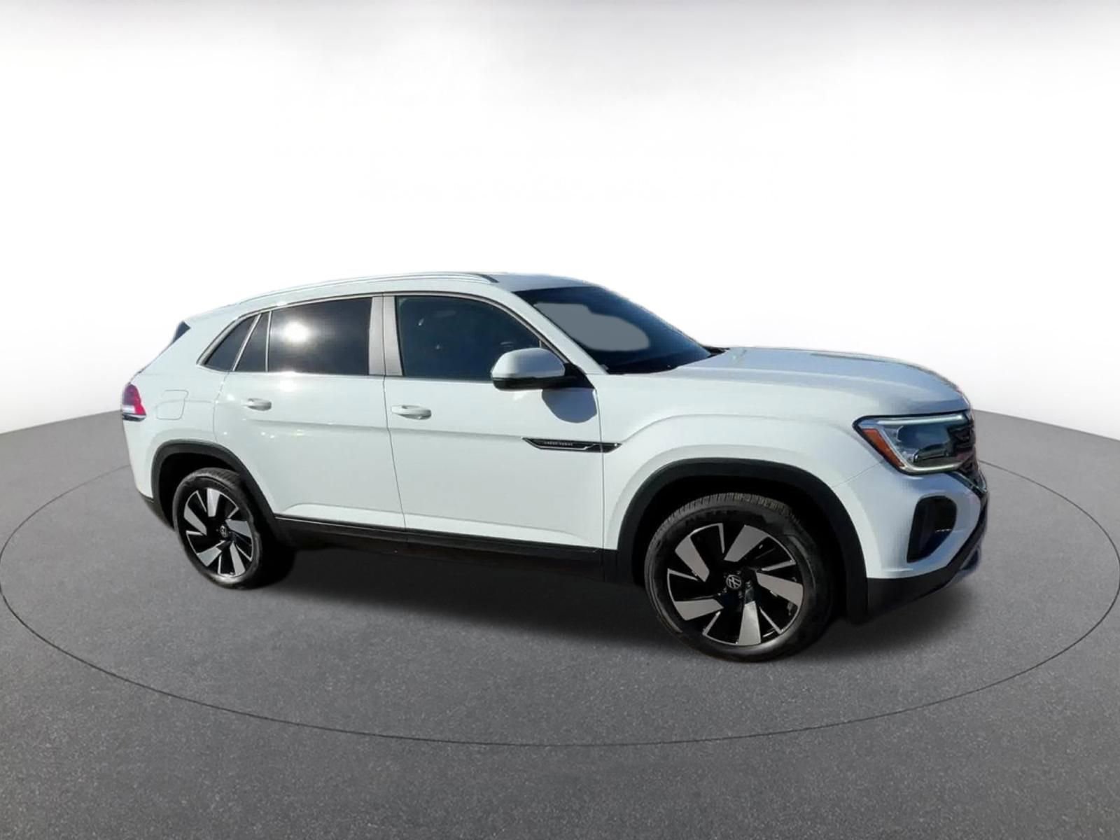 Used 2025 Volkswagen Atlas Cross Sport SE FWD video 2