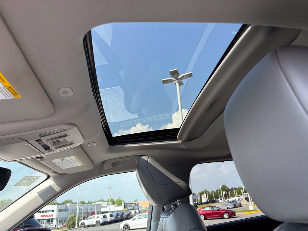 Certified 2024 Toyota Highlander XLE FWD image 18