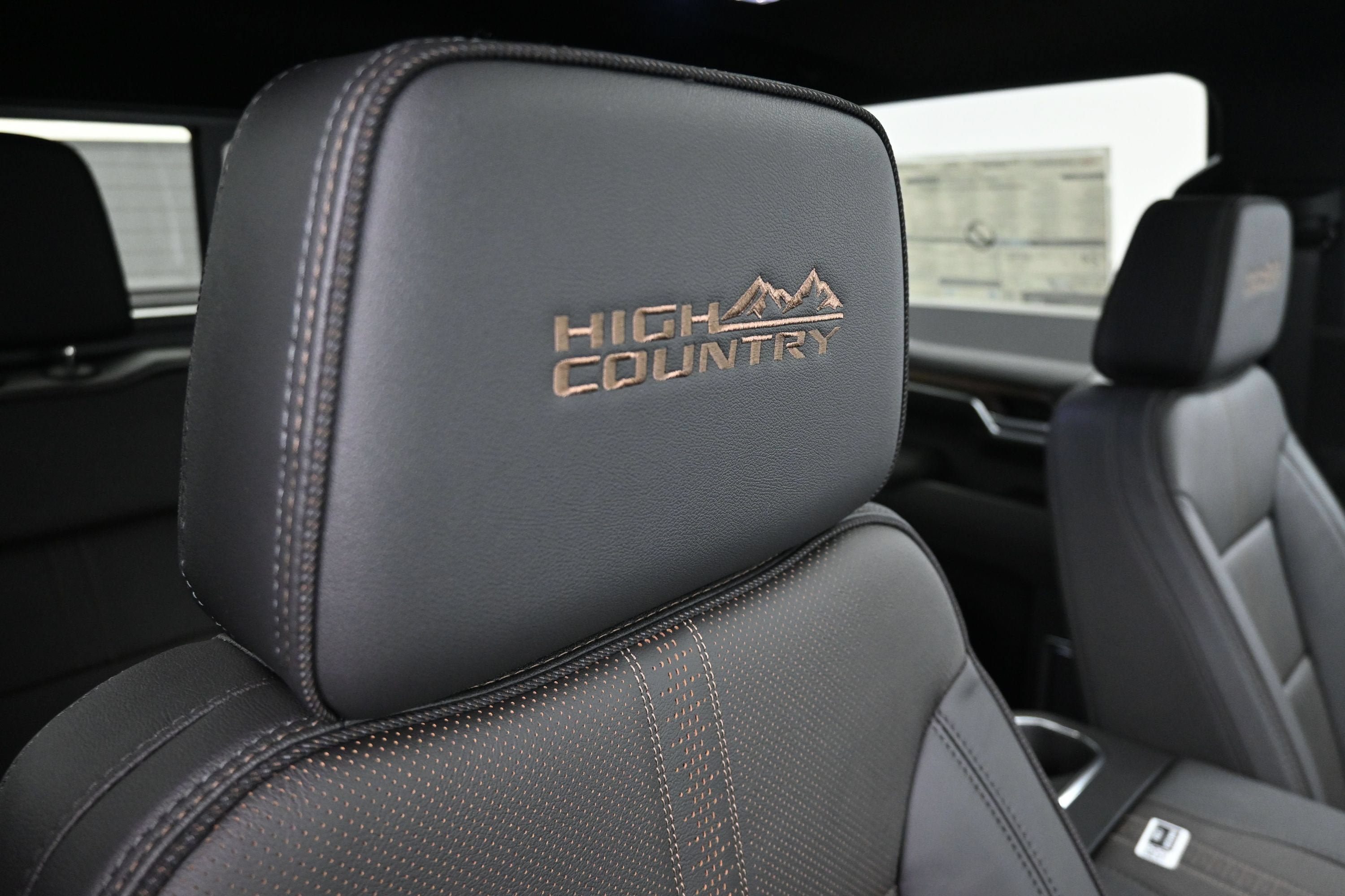 New 2026 Chevrolet Silverado 1500 High Country w/ Midnight Edition AWD/4WD image 35