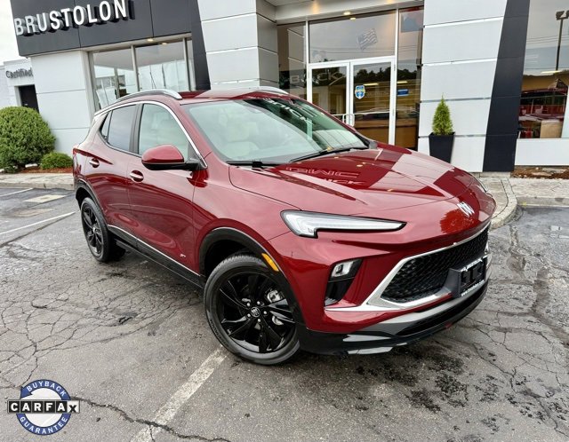 Used 2025 Buick Encore GX Sport Touring w/ Comfort Package image 2