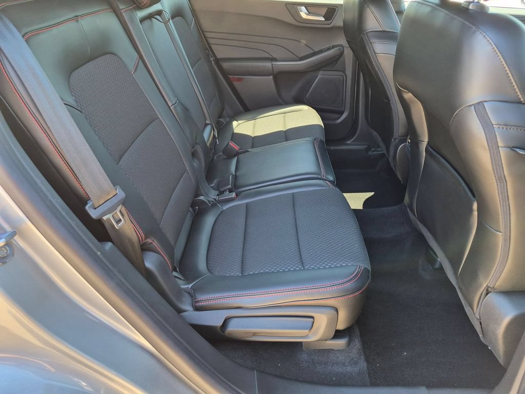 Used 2024 Ford Escape ST-Line w/ Tech Pack #1 AWD/4WD image 31