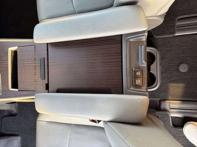 Used 2021 Toyota Sienna XLE w/ XLE Plus Package image 25