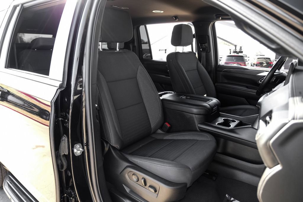 Used 2023 Chevrolet Suburban LS image 33