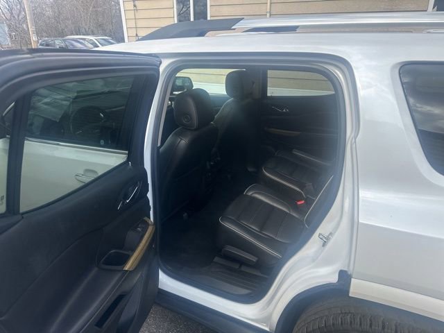 Used 2018 GMC Acadia Denali w/ Technology Package FWD image 11