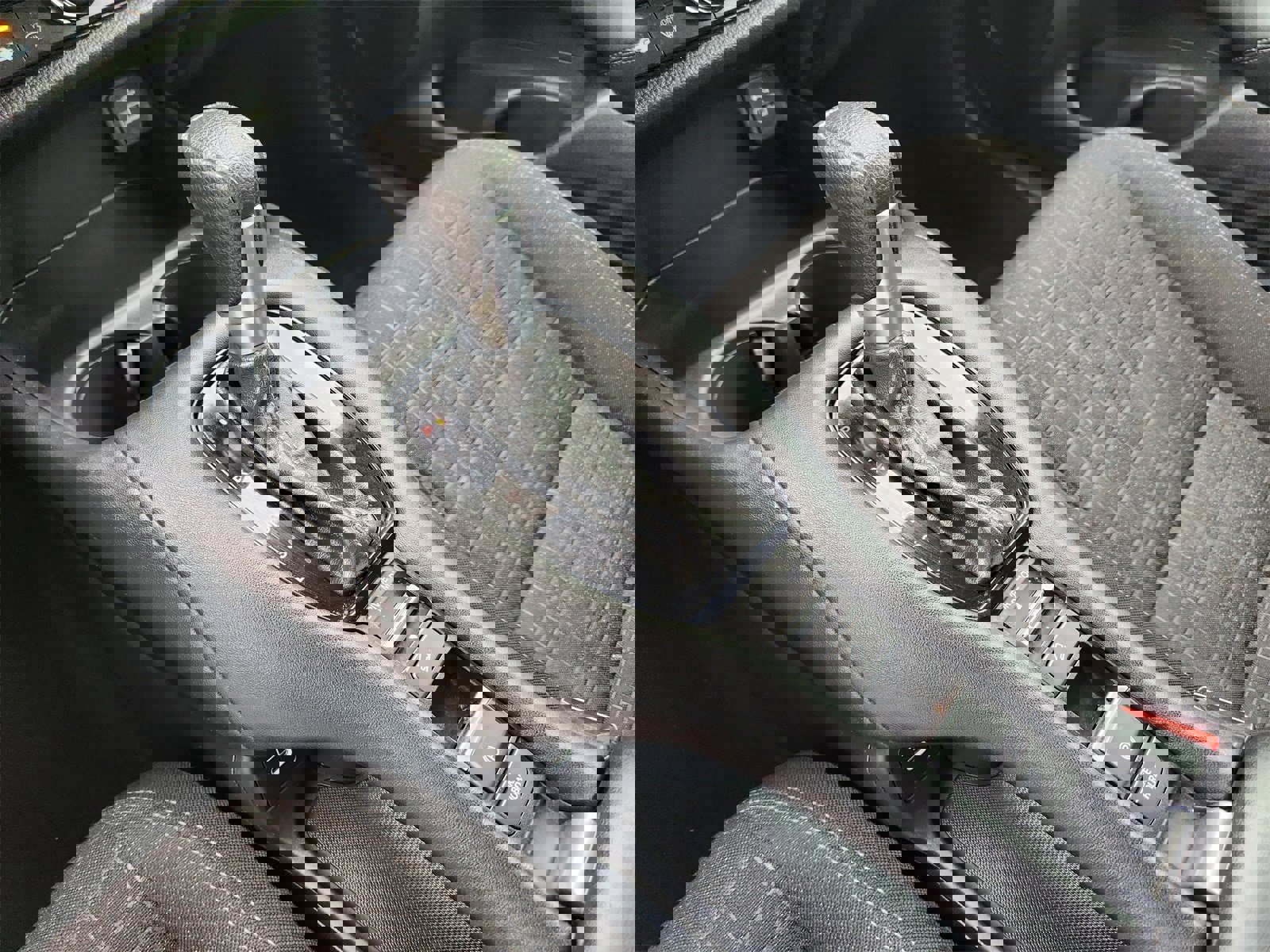 Used 2024 Honda HR-V LX image 24