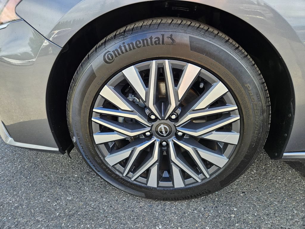 Used 2024 Nissan Altima 2.5 SV FWD image 8