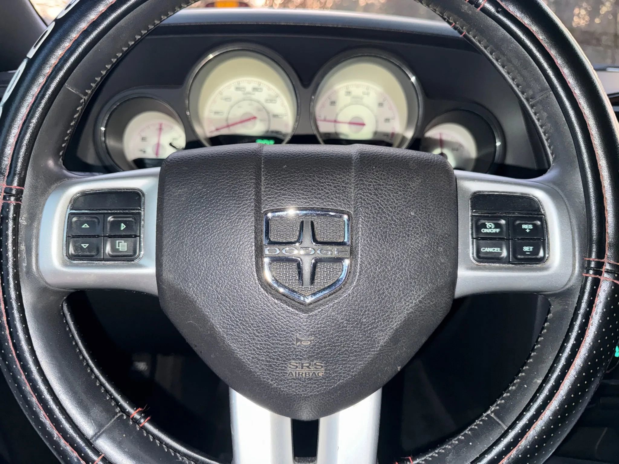 Used 2011 Dodge Challenger image 14