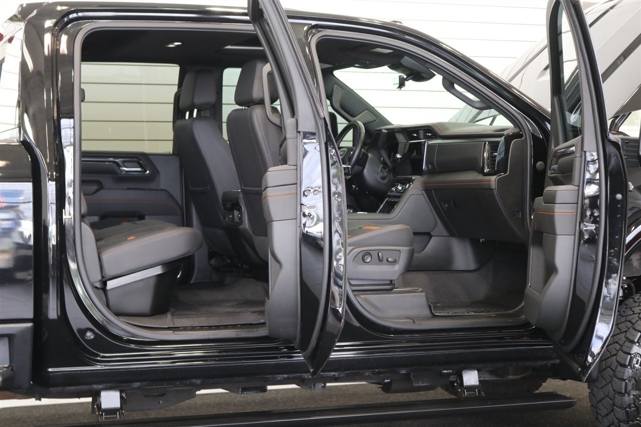Used 2024 GMC Sierra 3500 AT4 w/ AT4 Premium Plus Package AWD/4WD image 33