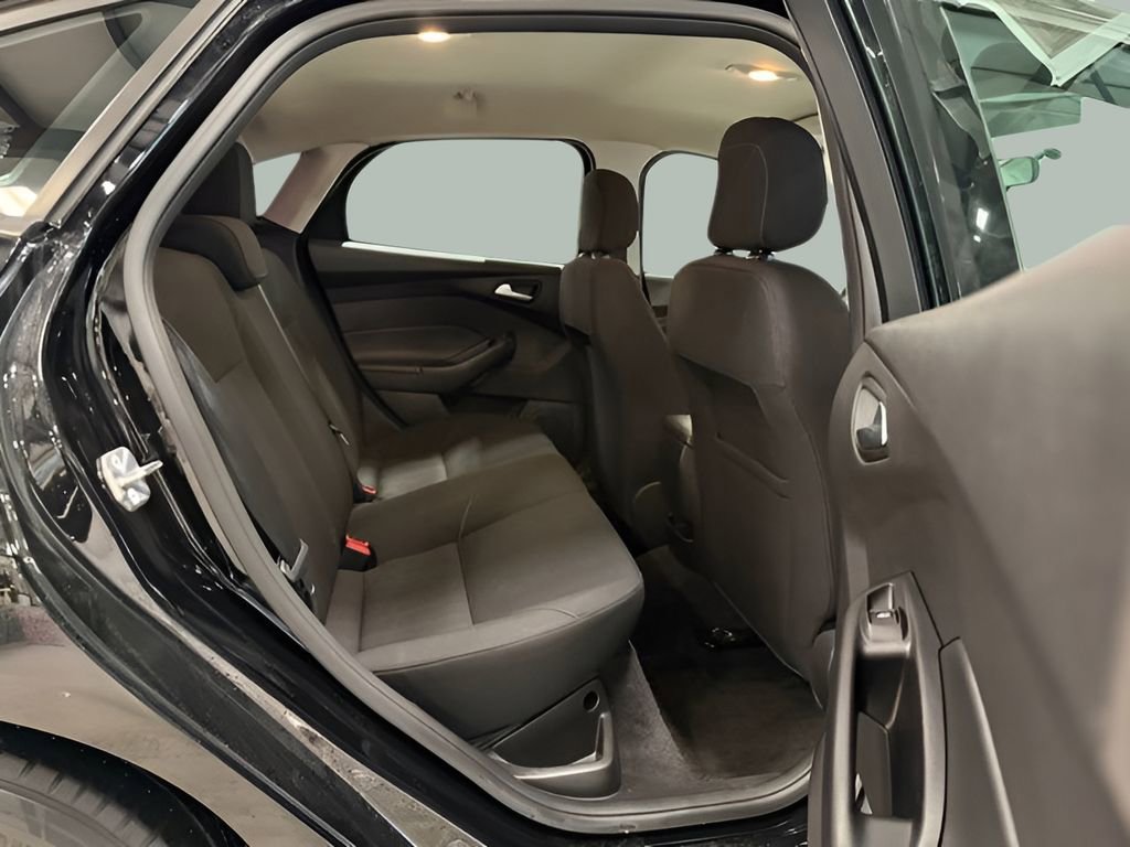 Used 2018 Ford Focus SE image 26
