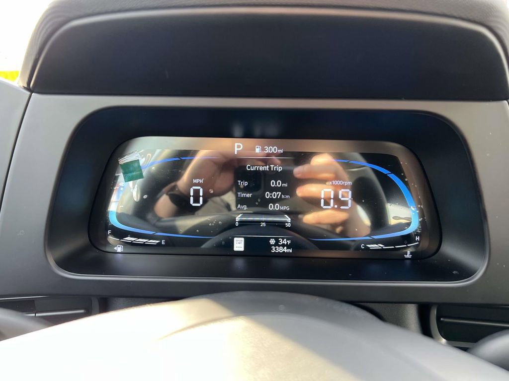Certified 2025 Hyundai Elantra Sport image 25