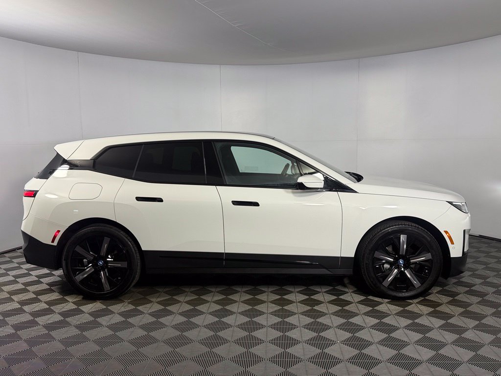 Used 2024 BMW iX xDrive50 w/ Convenience Package AWD/4WD image 5
