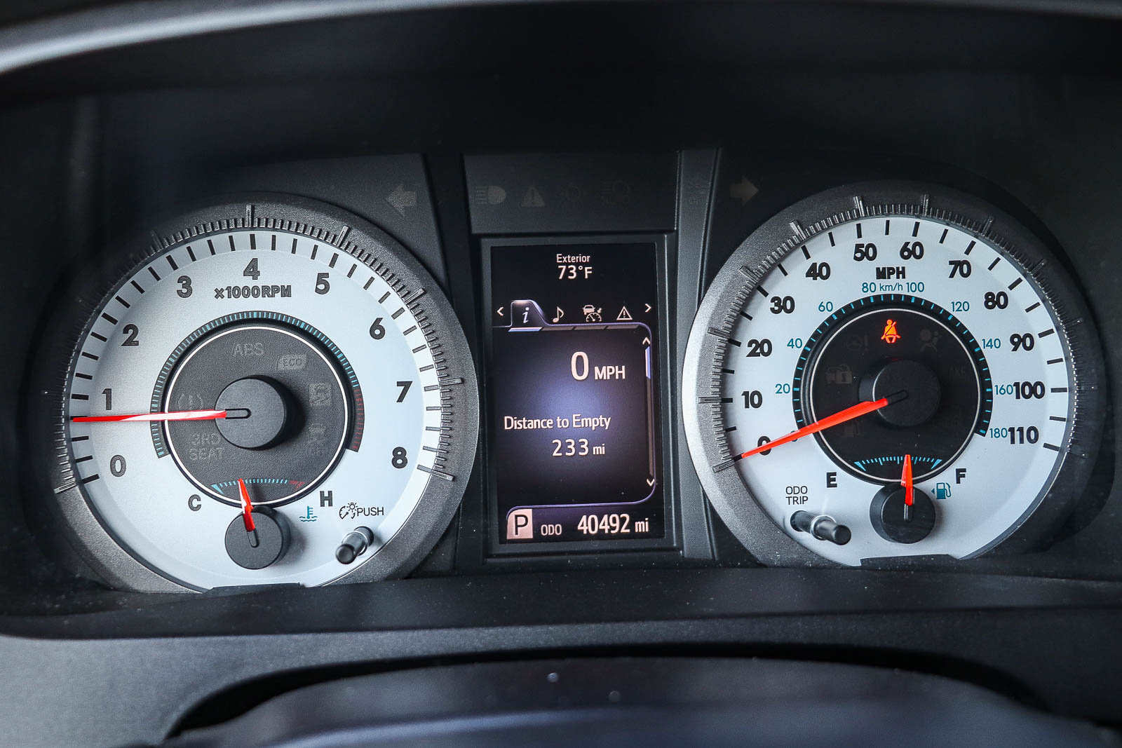 Used 2020 Toyota Sienna SE w/ Nightshade Edition FWD image 24
