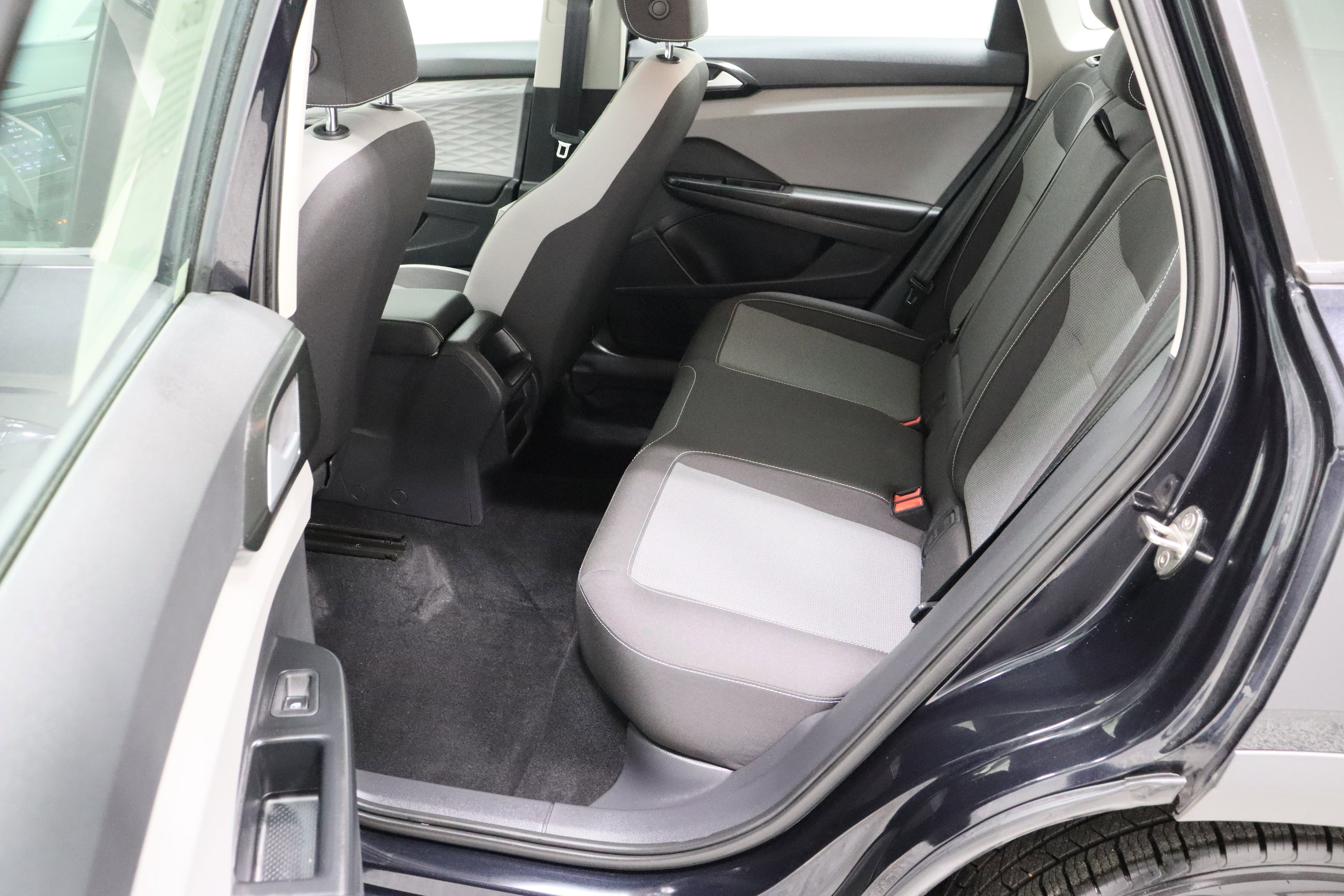 Used 2022 Volkswagen Taos S image 26