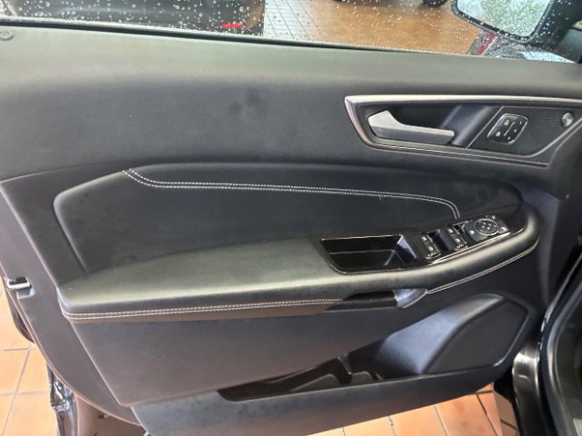 Used 2020 Ford Edge Titanium AWD/4WD image 14
