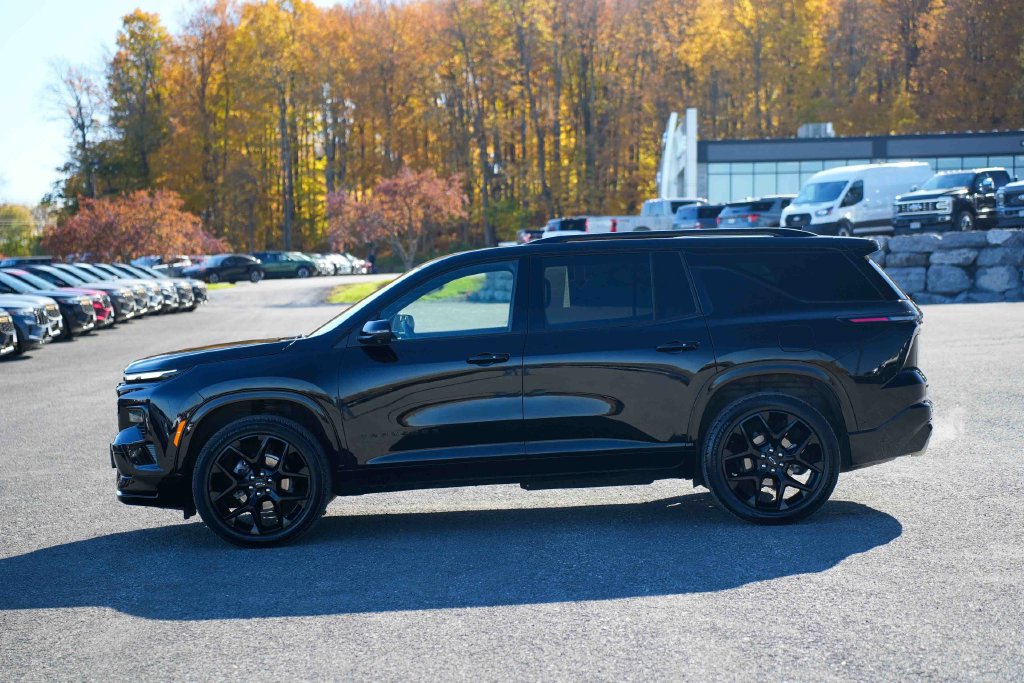 Used 2025 Chevrolet Traverse RS AWD/4WD image 8