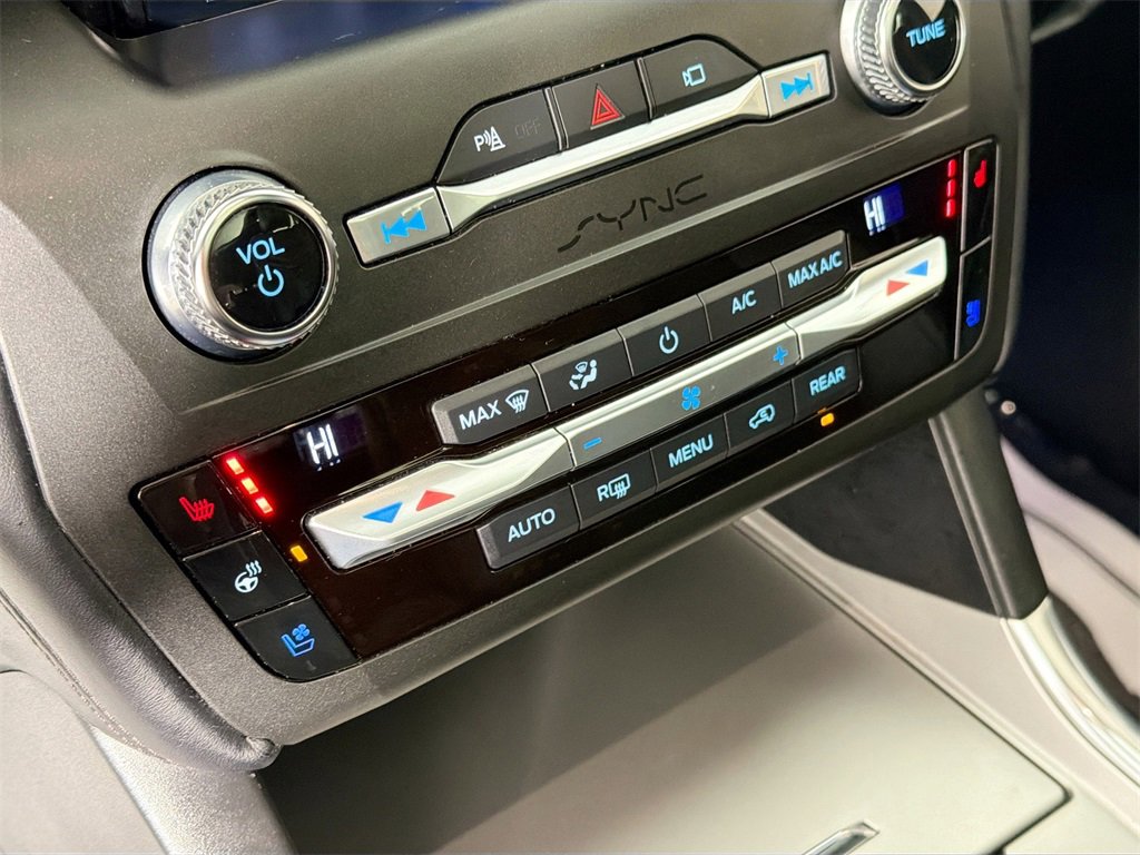 Used 2020 Ford Explorer Platinum image 15