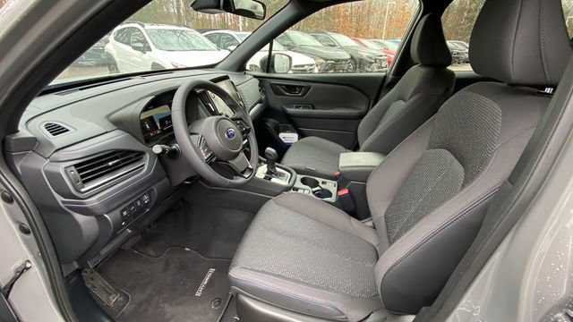 Used 2025 Subaru Forester Premium image 31