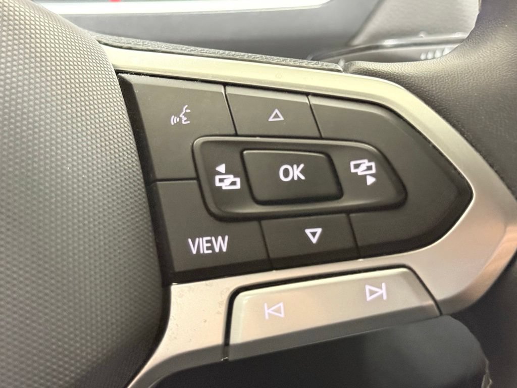 Used 2022 Volkswagen Tiguan SE AWD/4WD image 31