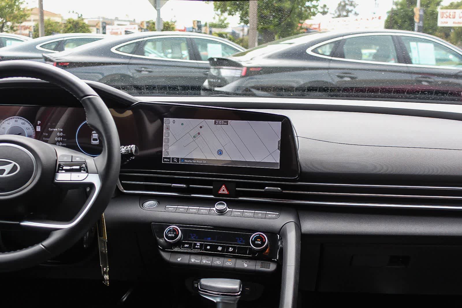 Certified 2025 Hyundai Elantra SEL FWD image 17
