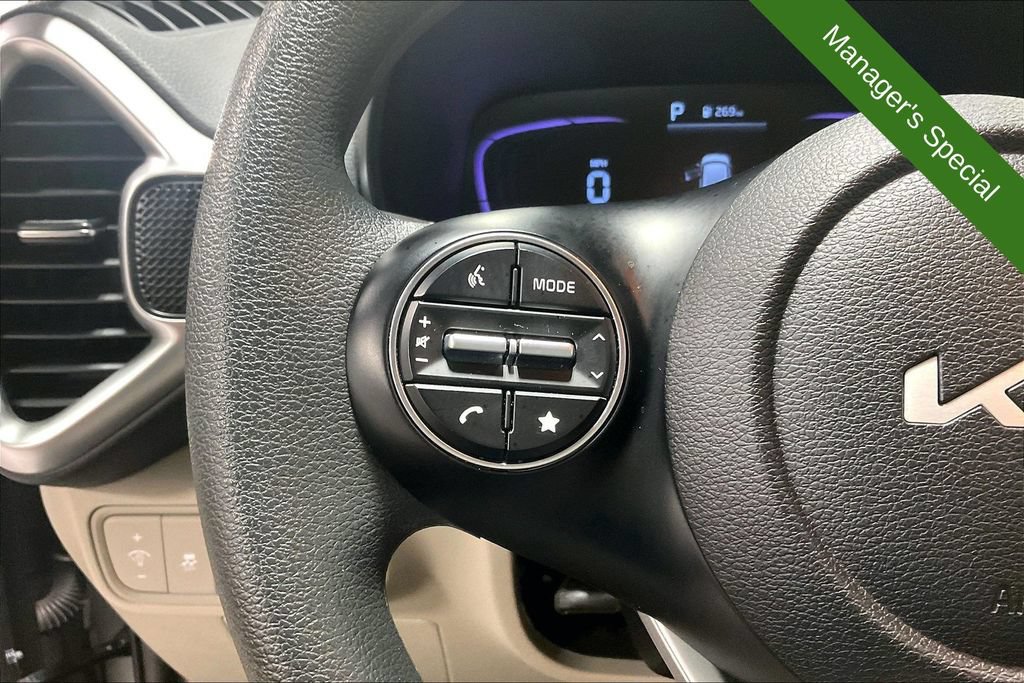 Used 2025 Kia Soul LX w/ LX Technology Package FWD image 23