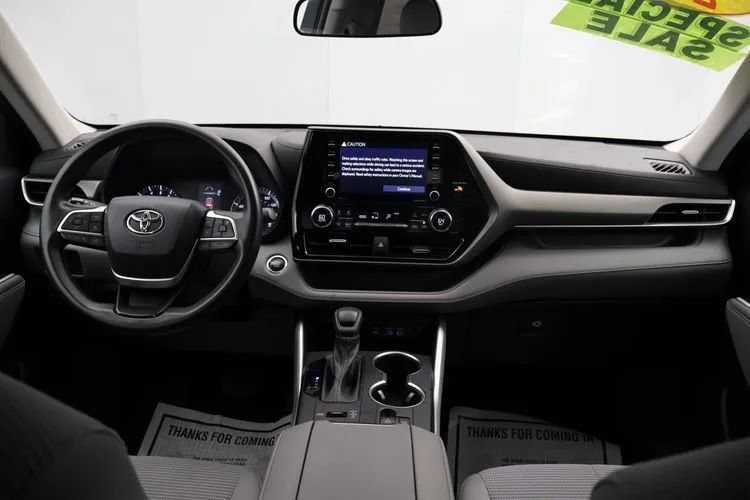 Used 2022 Toyota Highlander L AWD/4WD image 16