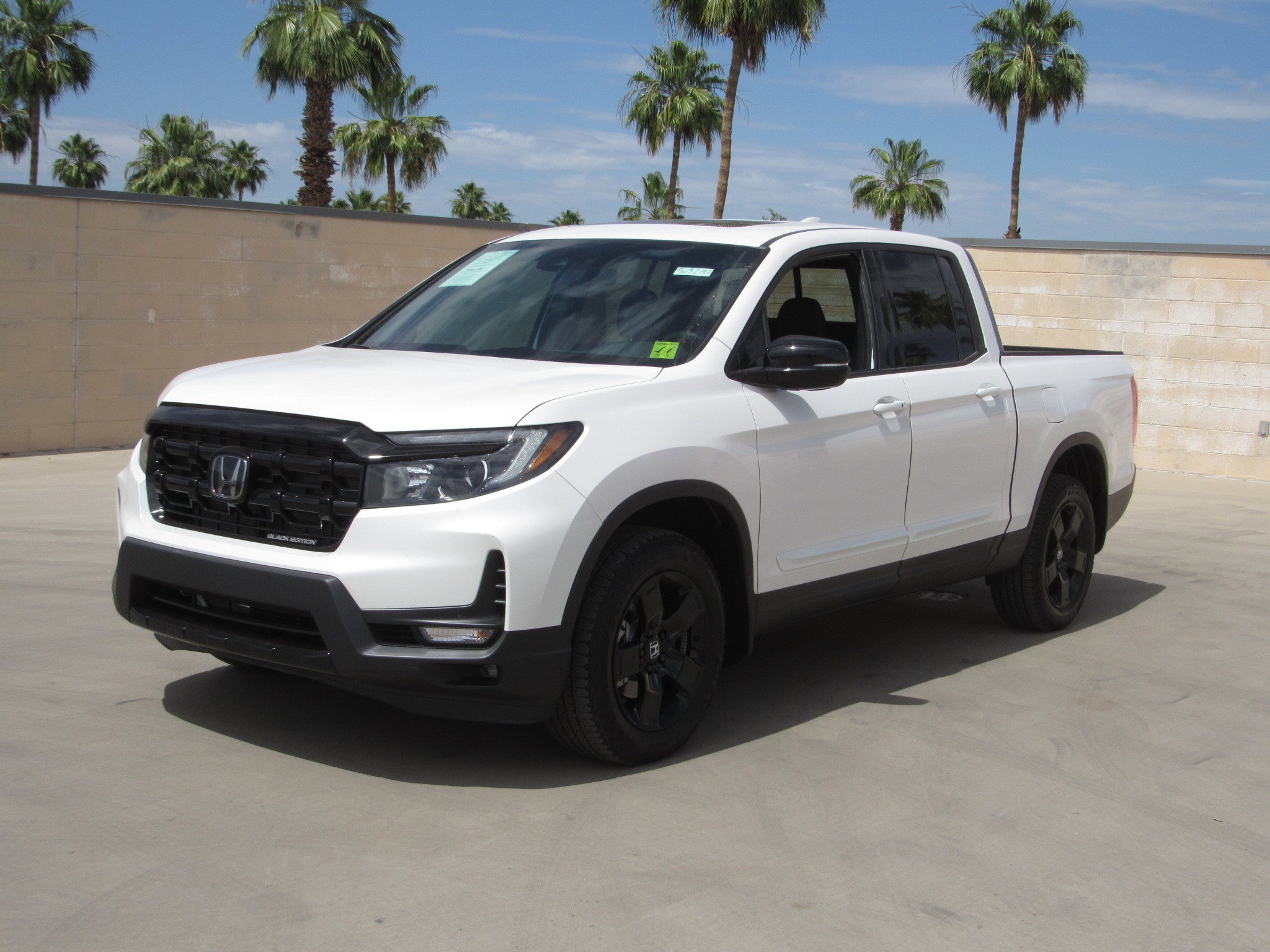 Certified 2025 Honda Ridgeline Black Edition image 1