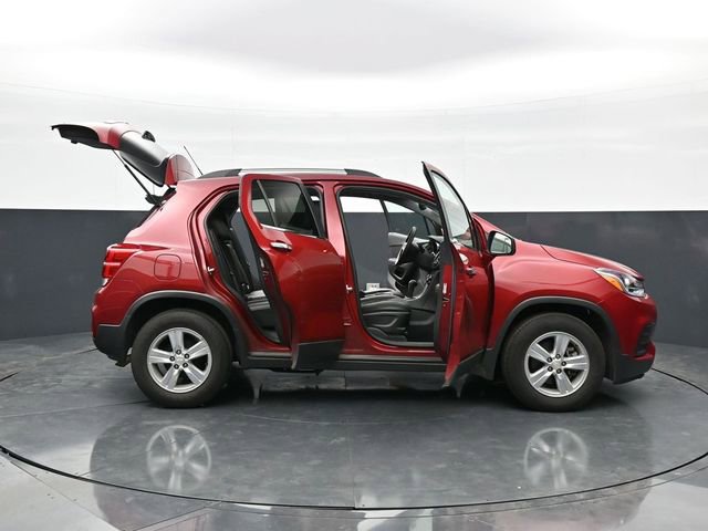 Used 2019 Chevrolet Trax LT w/ Driver Confidence Package image 40