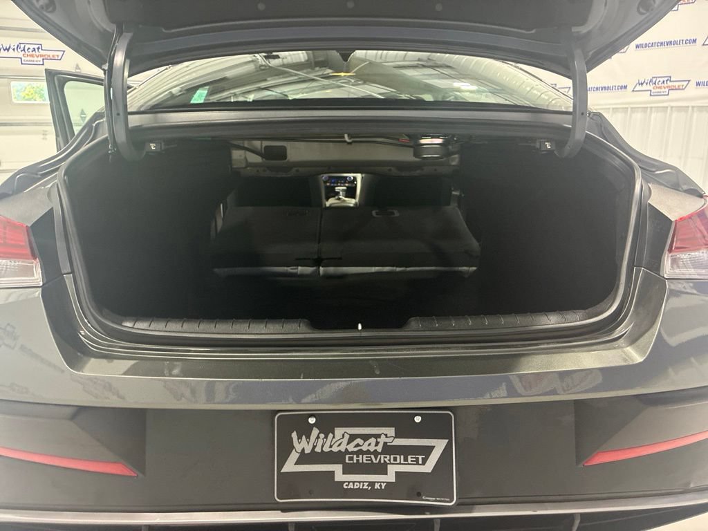 Used 2025 Hyundai Elantra Limited FWD image 30