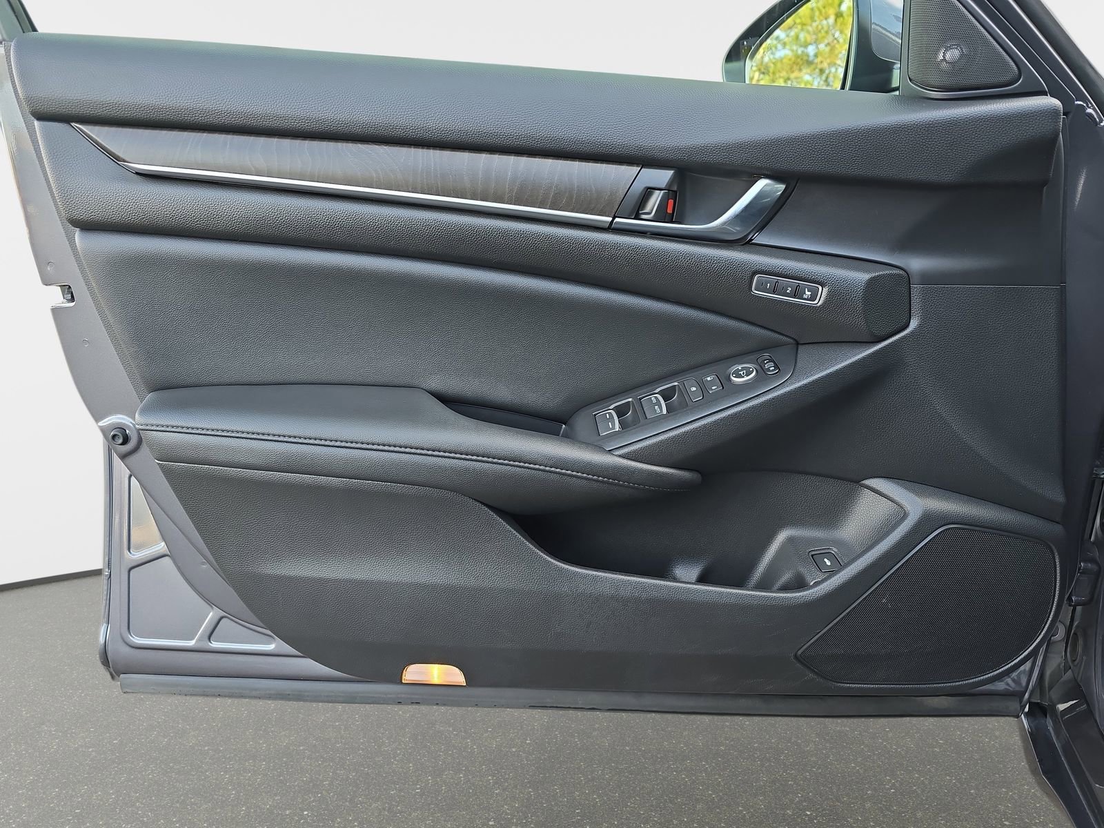 Used 2021 Honda Accord Touring image 29