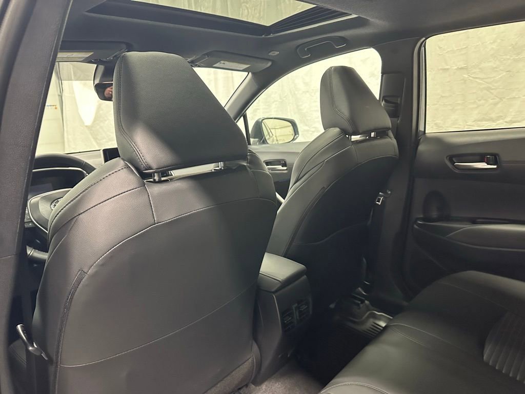 Used 2025 Toyota Corolla Cross XSE image 48