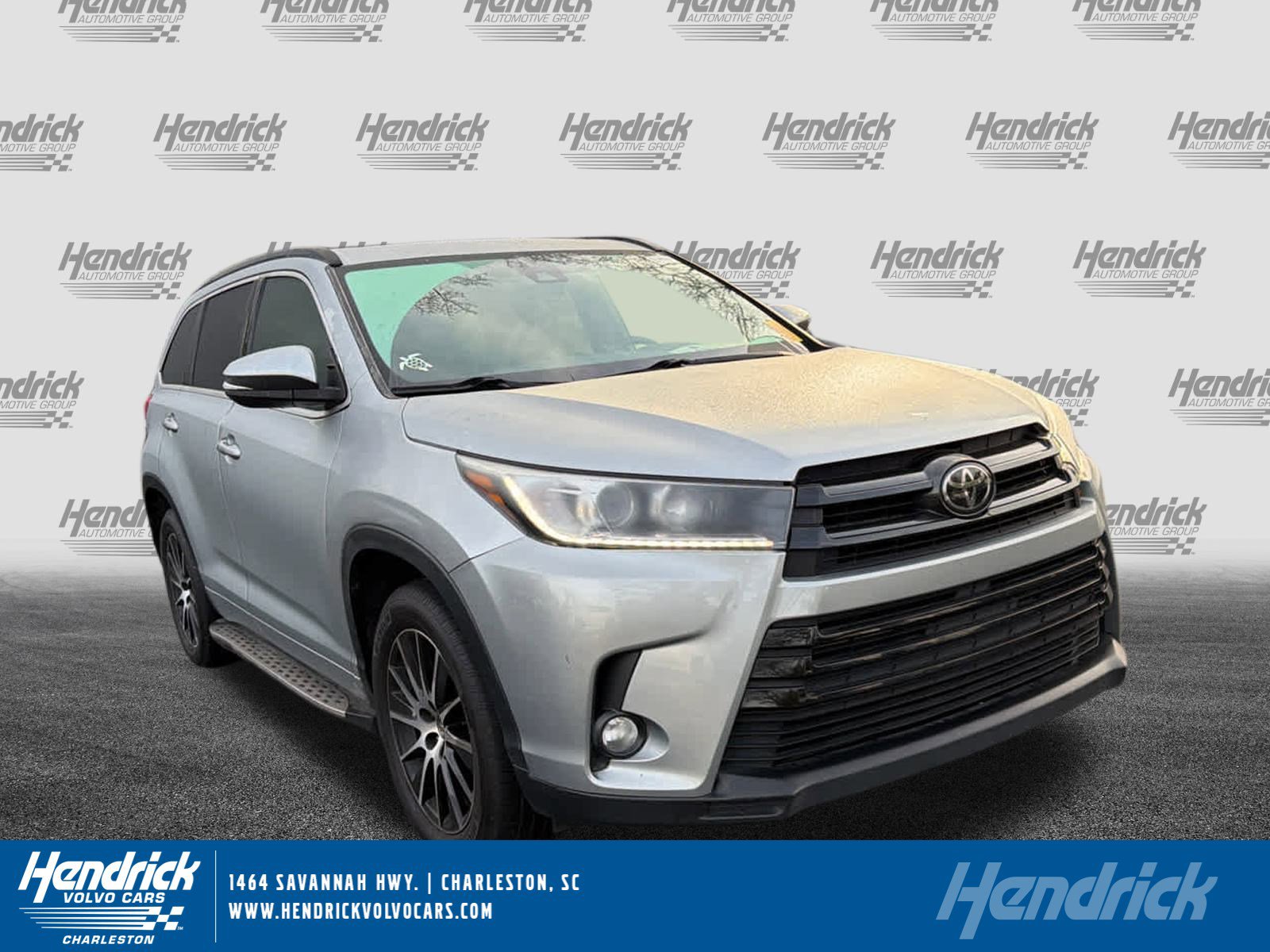 Used 2018 Toyota Highlander SE
