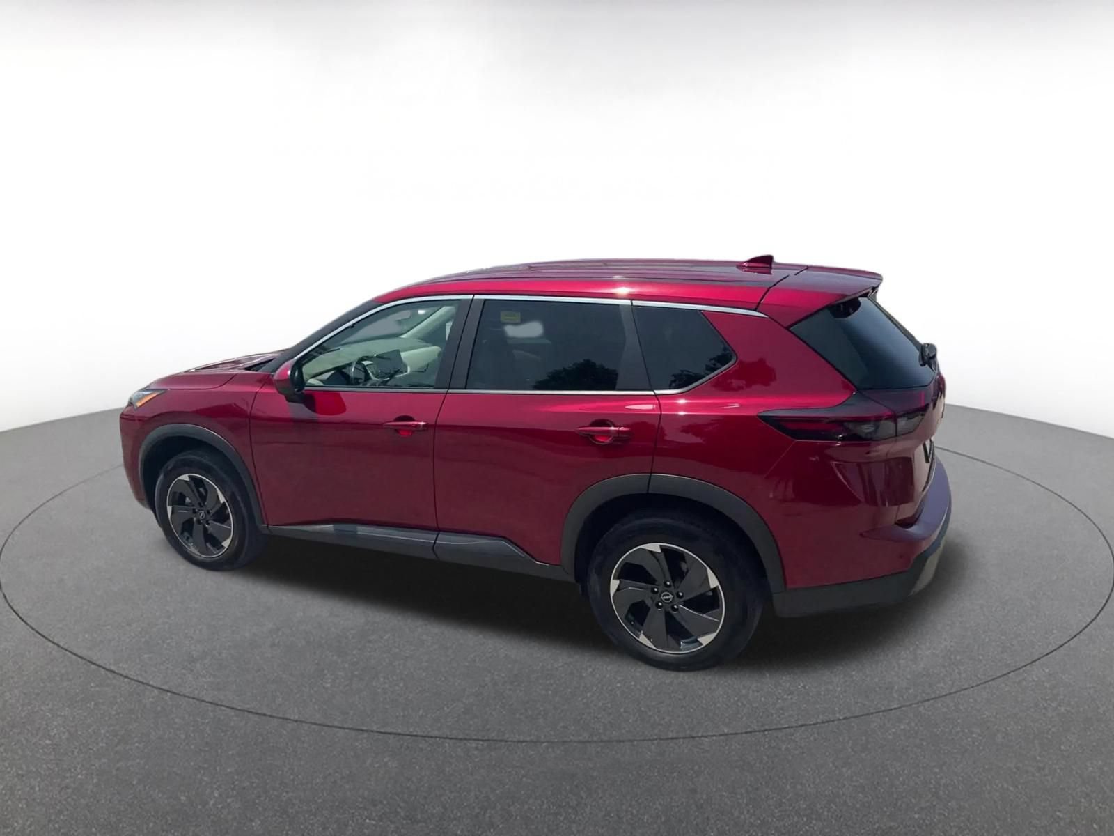Used 2025 Nissan Rogue SV AWD/4WD image 8