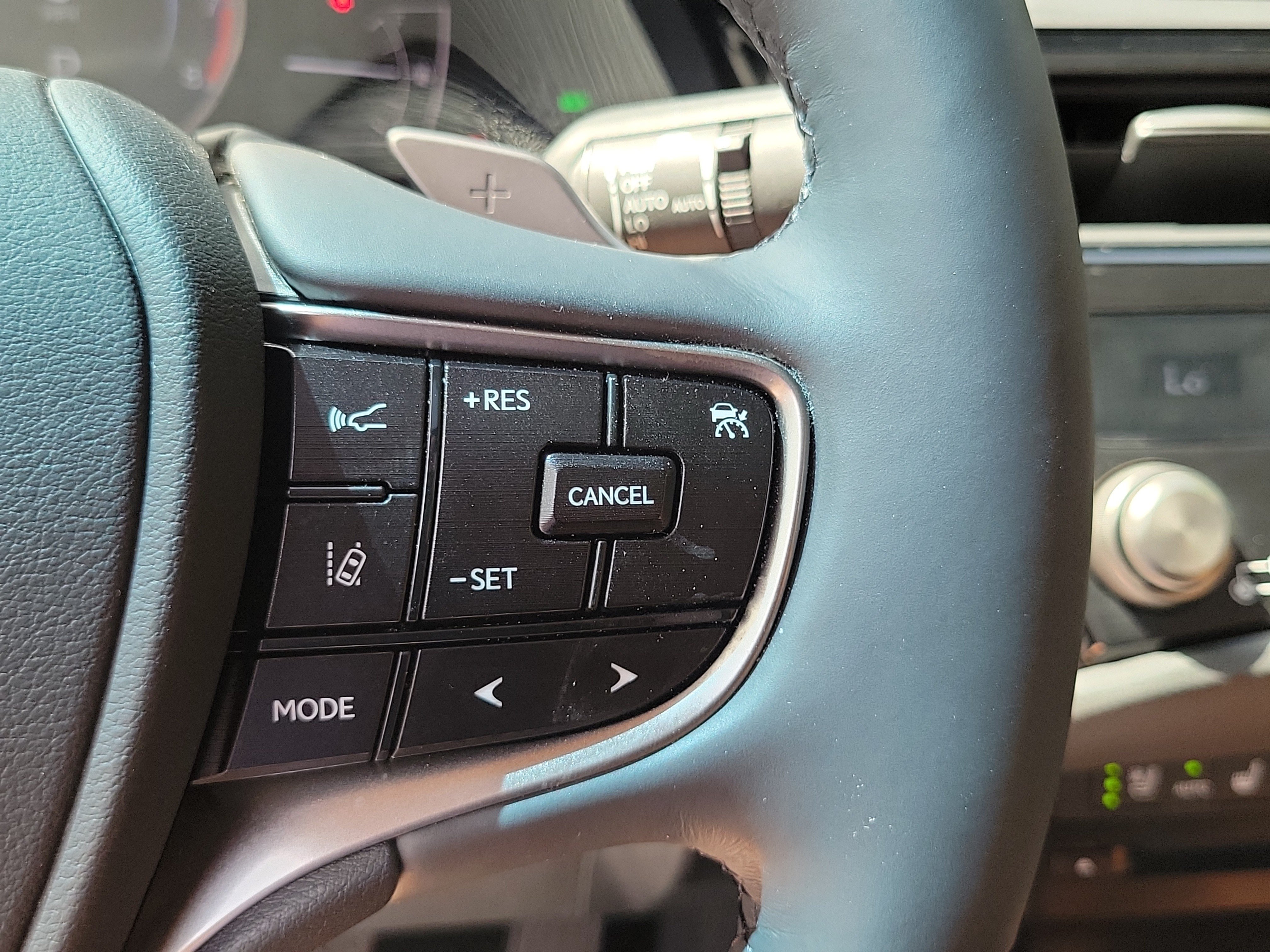Used 2022 Lexus ES 350 Ultra Luxury w/ Accessory Package 2 FWD image 25