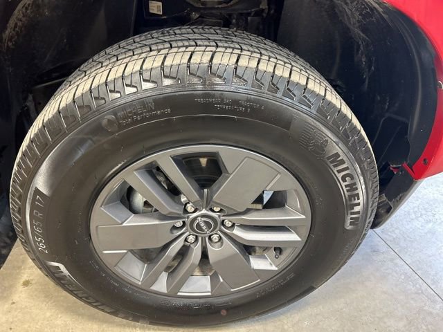 Used 2025 Nissan Frontier SV image 4