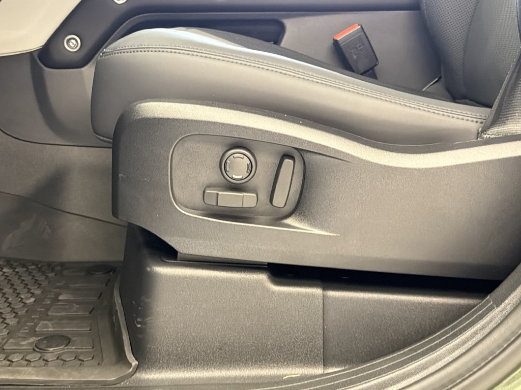 New 2026 Land Rover Defender 110 S AWD/4WD image 19