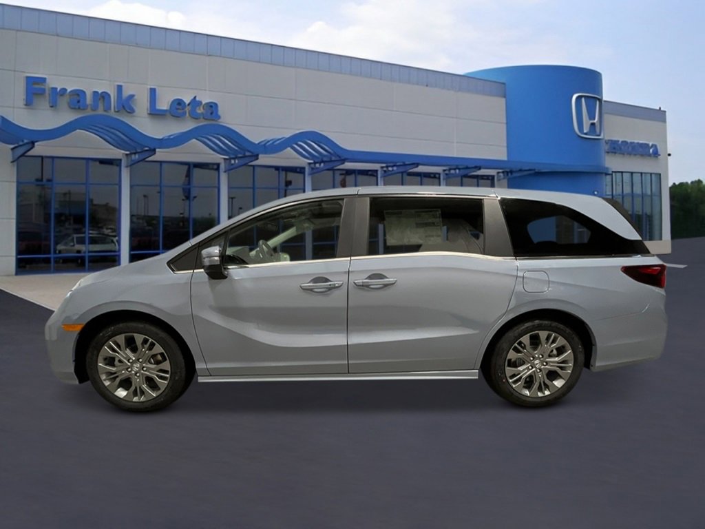 New 2026 Honda Odyssey Touring image 2