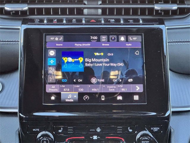 New 2025 Jeep Grand Cherokee Laredo w/ Luxury Tech Group I image 3