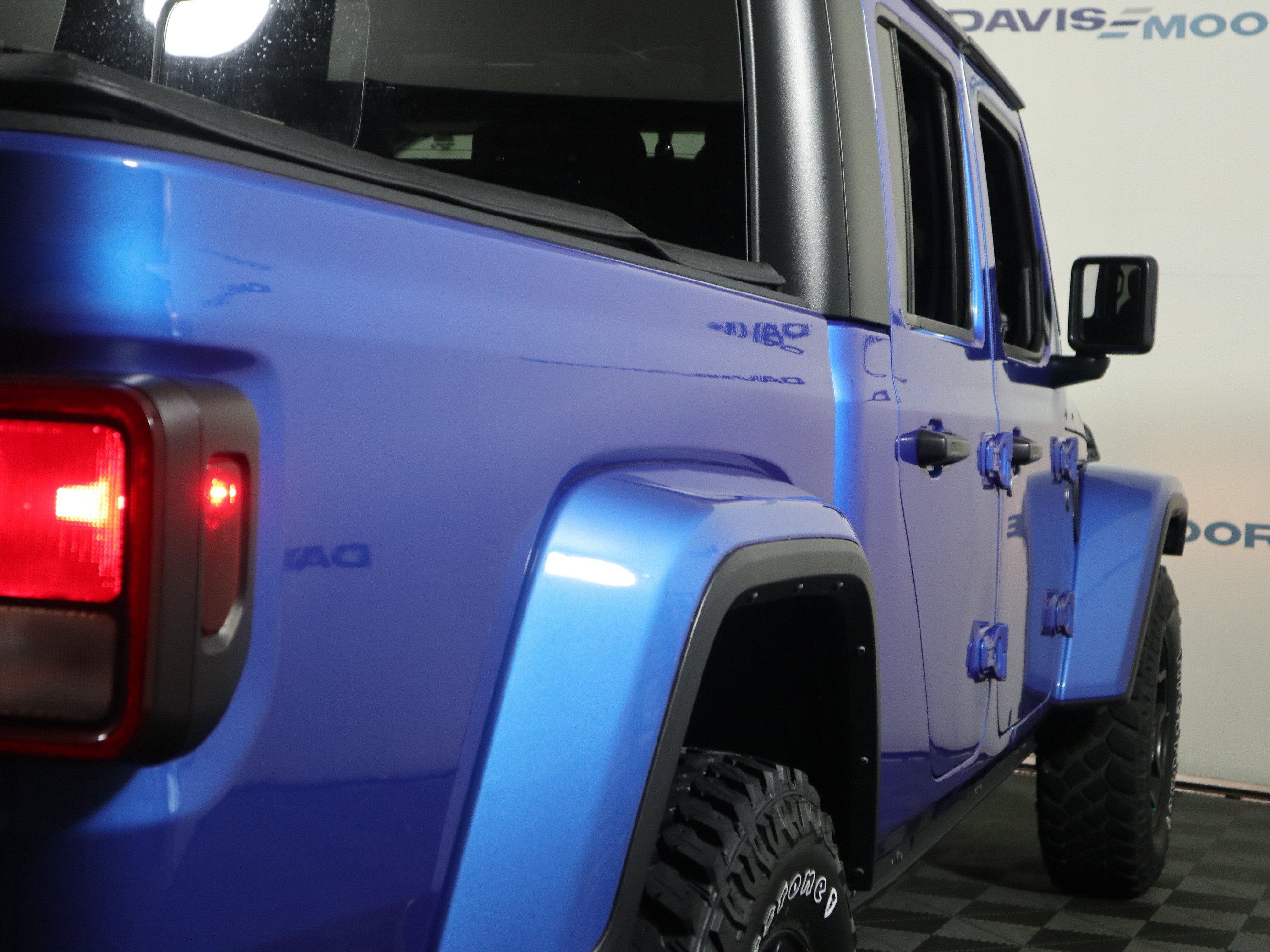 Used 2022 Jeep Gladiator Sport AWD/4WD image 5