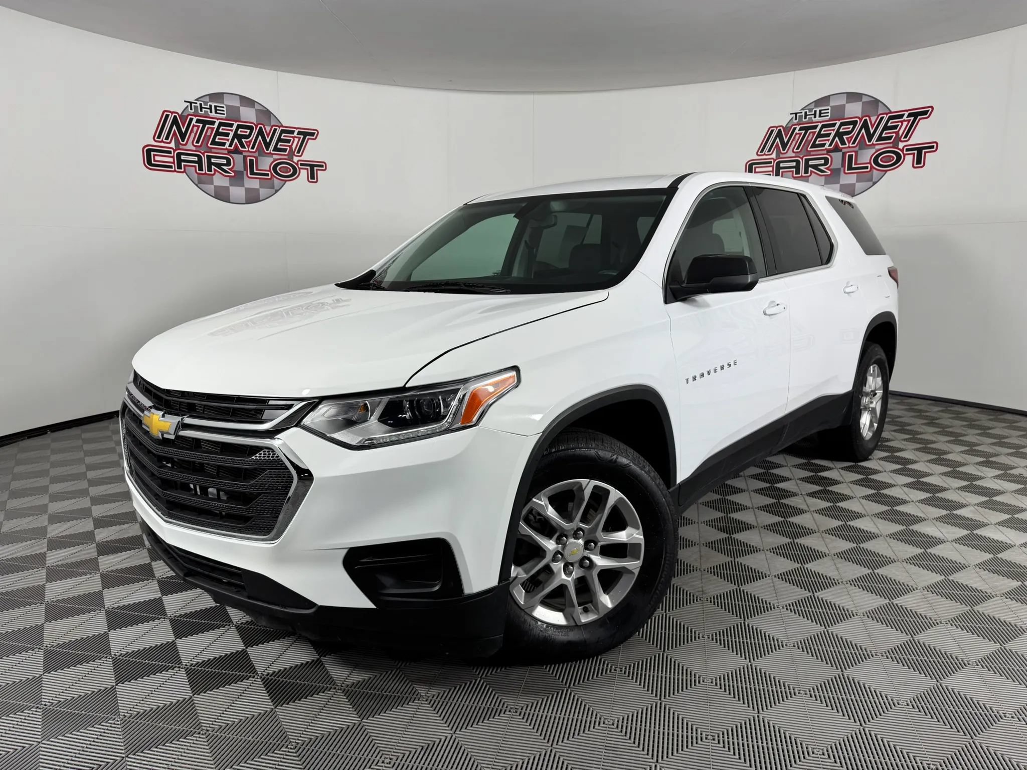Used 2021 Chevrolet Traverse LS w/ LPO, Floor Liner Package FWD image 1