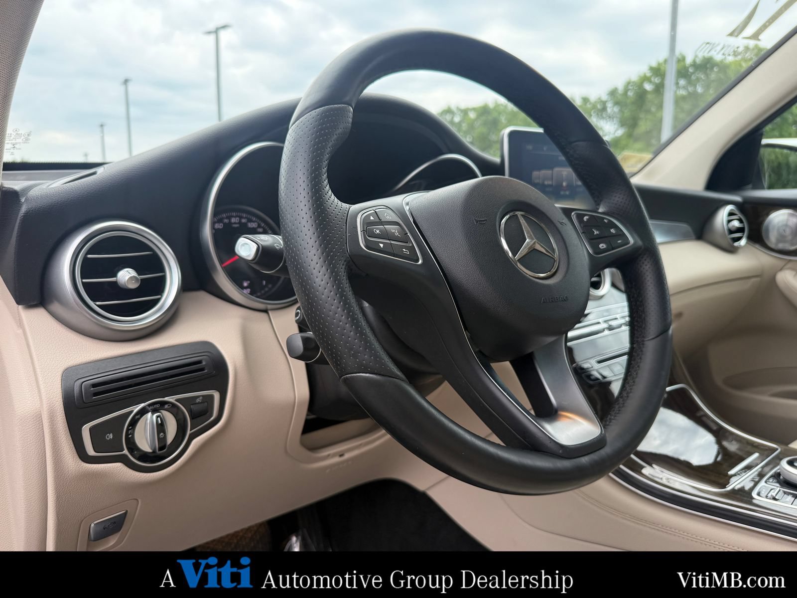 Used 2017 Mercedes-Benz GLC 300 4MATIC image 17